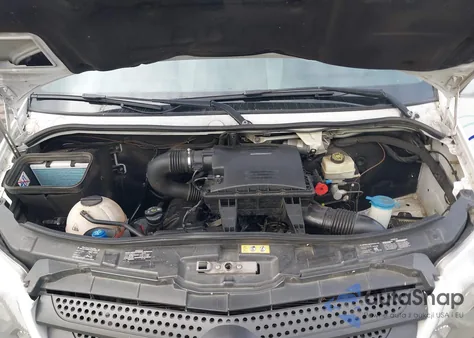 2015 Mercedes-Benz Sprinter 2500 Normal Roof z USA, uszkodzony, nr VIN WD3PE7CC3FP109805